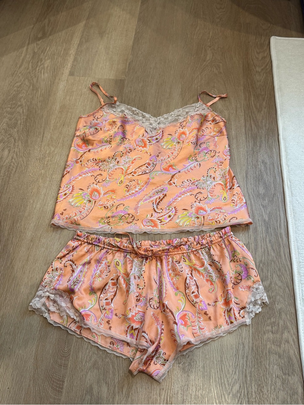VICTORIAS SECRET Peach Paisley Lace-Trim Cami & Short Sleep Set